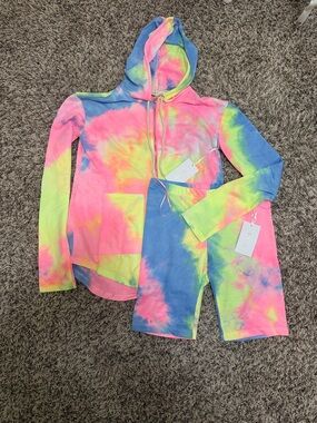 Tie-Dye Hooded Pullover & Shorts Set - Multicolor